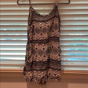 Multi patterned romper